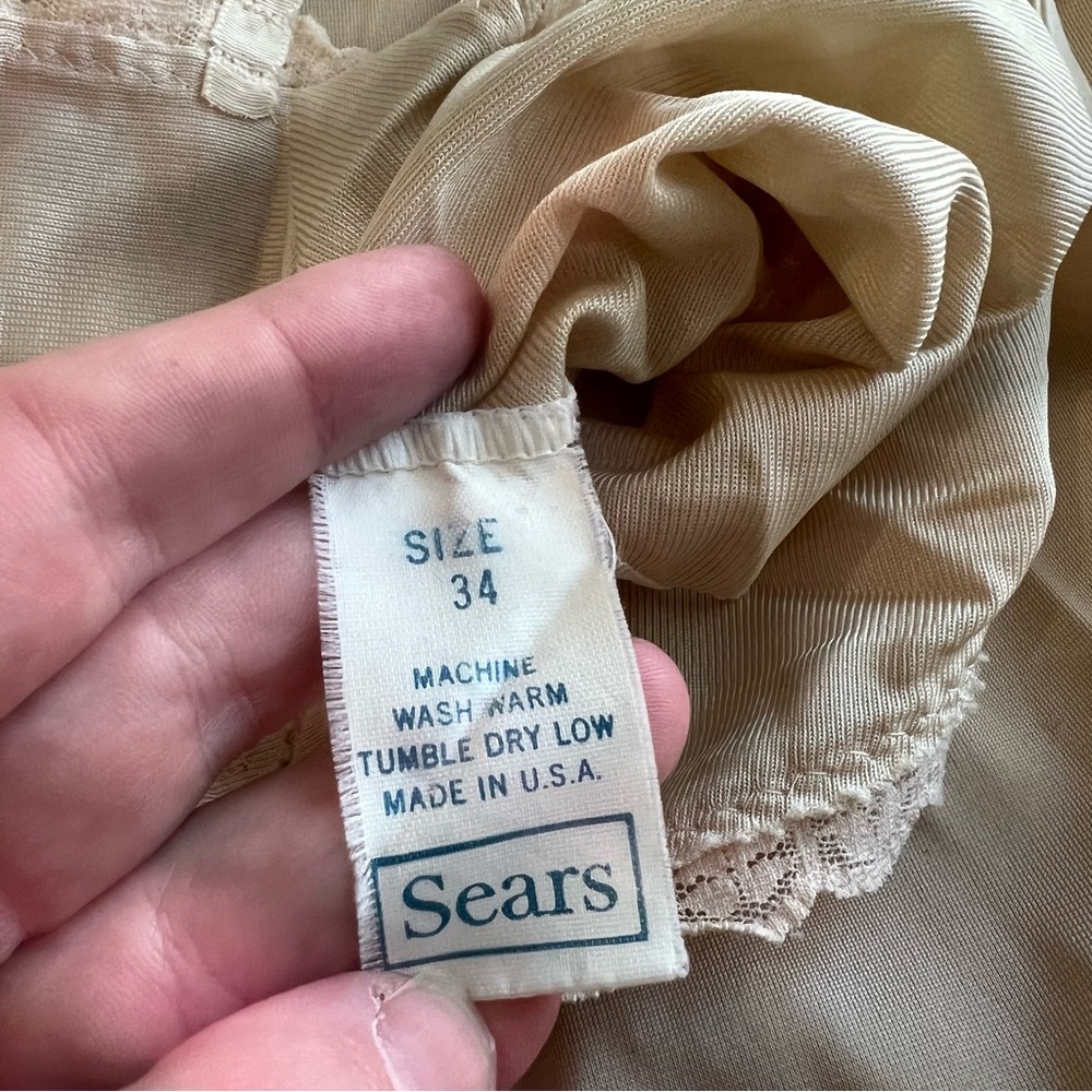 Vintage Sears Full Slip Dress Womens 34 Nylon Coquette Tiered Lace 80s Beige - Picture 4 of 9